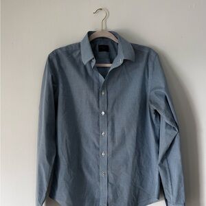 UNTUCKit Light Blue Casual Button Down Shirt